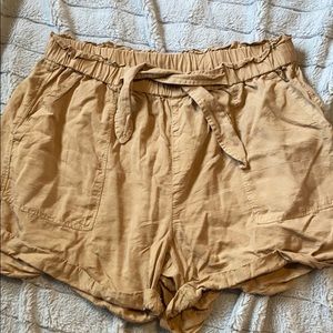 American eagle khaki linen shorts